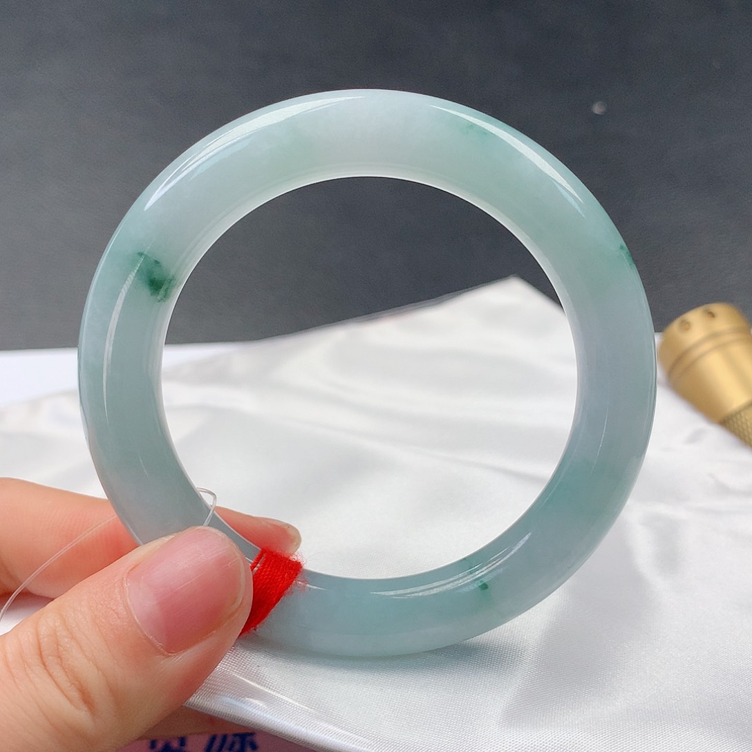 翡翠手镯未镶嵌92圆52