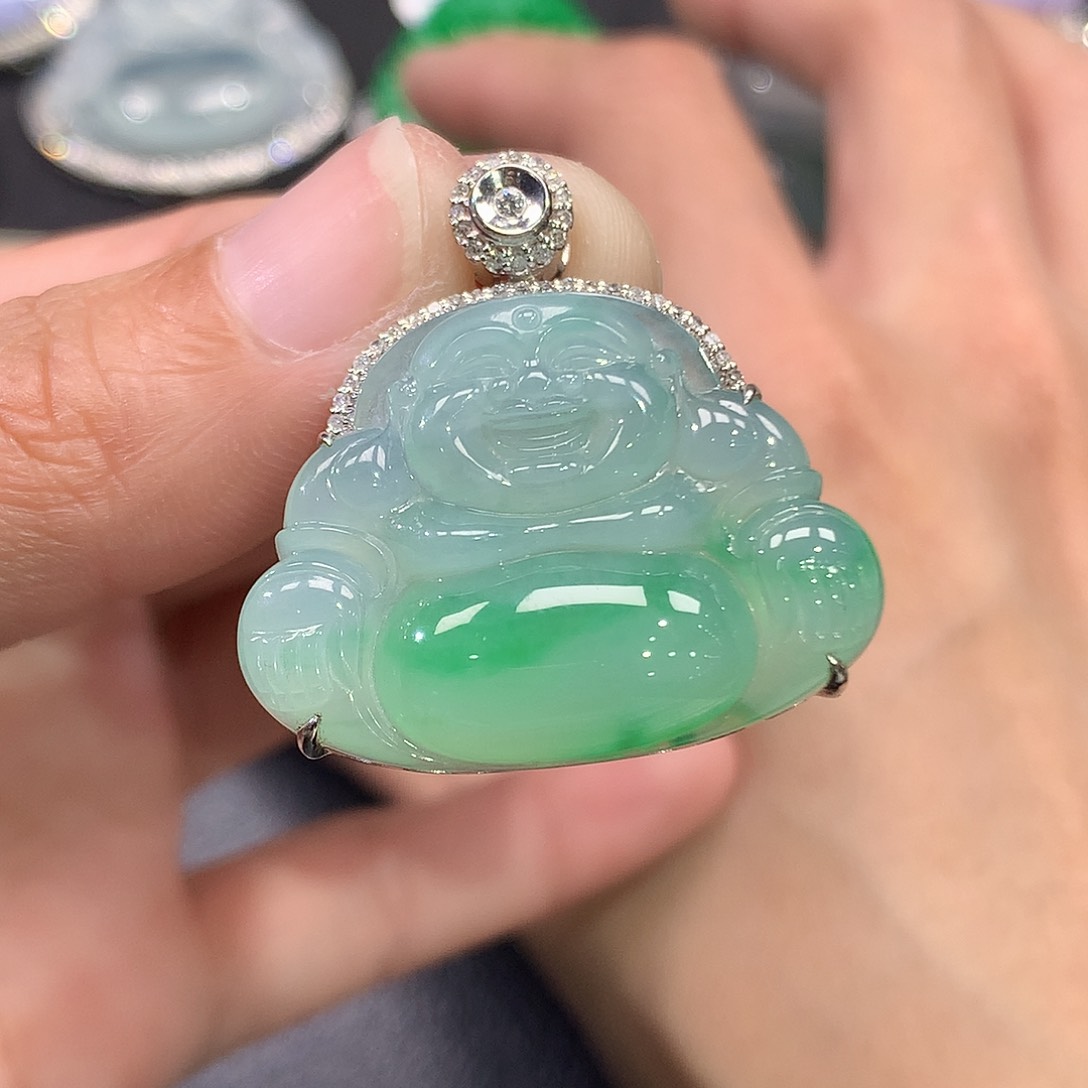翡翠吊坠(赠链)18K金镶嵌