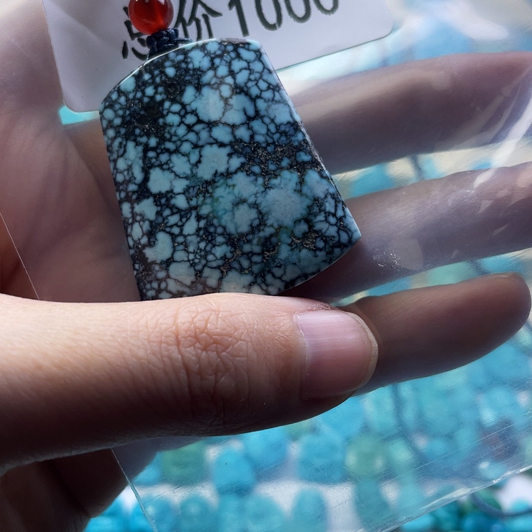 绿松石未镶嵌颈饰