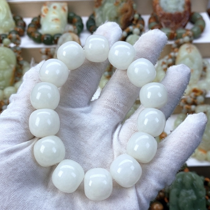 【闪购商品】透闪石质玉串未镶嵌