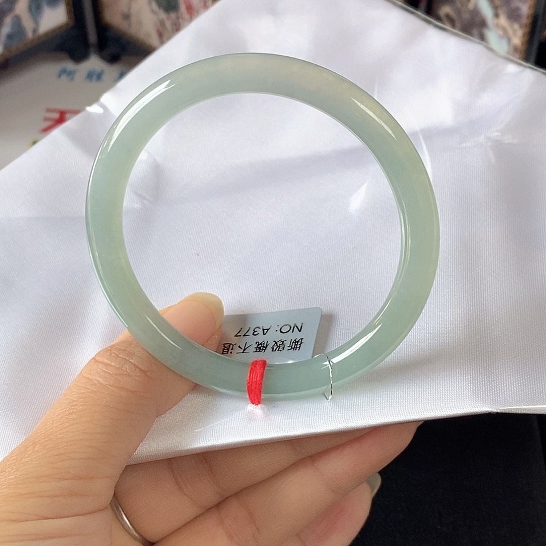 翡翠未镶嵌手镯（圆镯）54