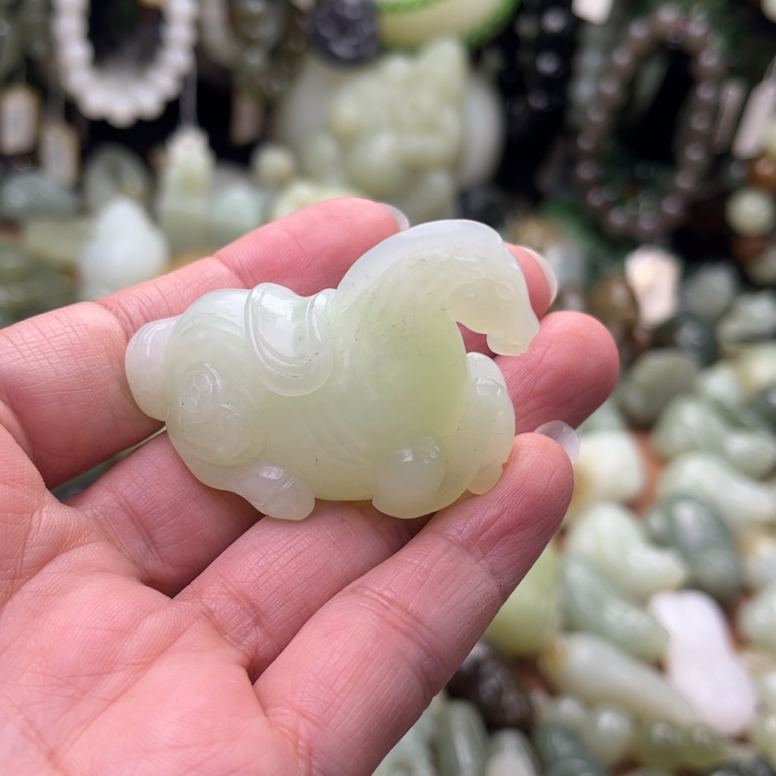 星***边和田玉未镶嵌颈饰