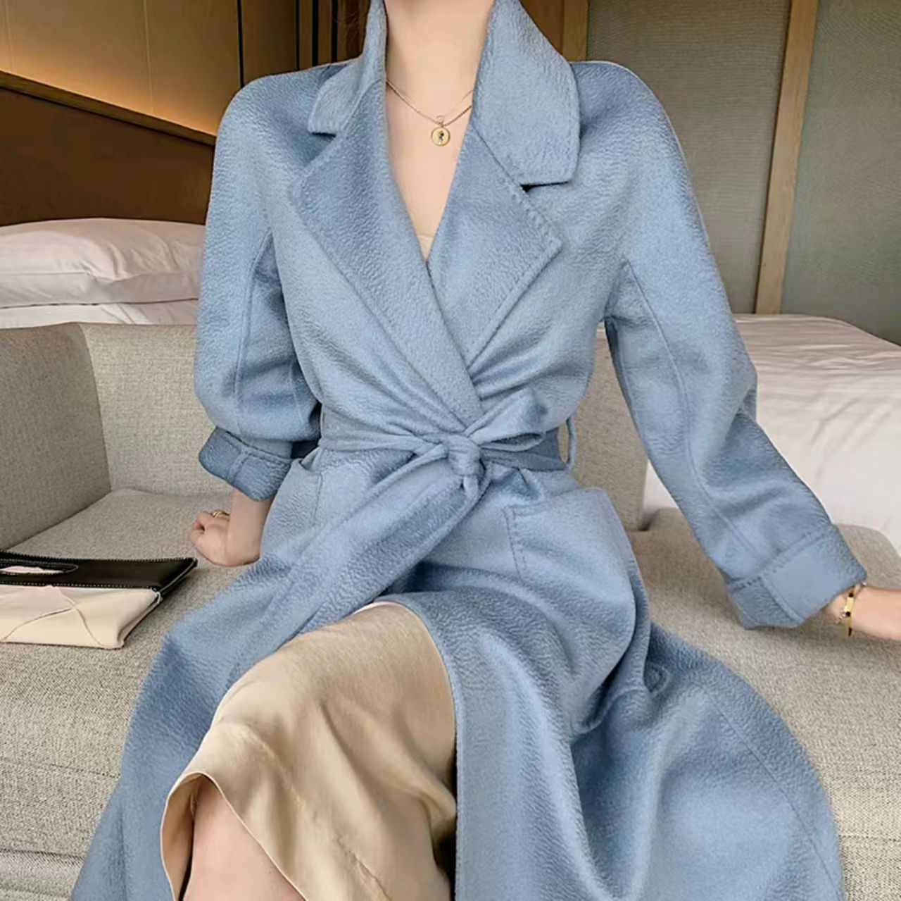 100%羊毛经典大伞摆浴袍款水波纹羊毛大衣