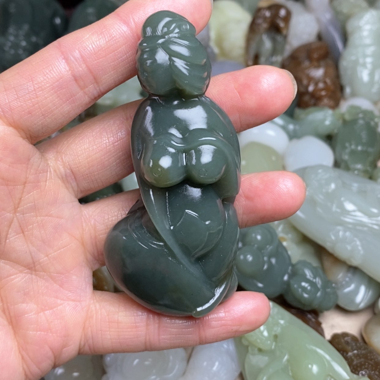 【闪购商品】和田玉挂件未镶嵌半**人