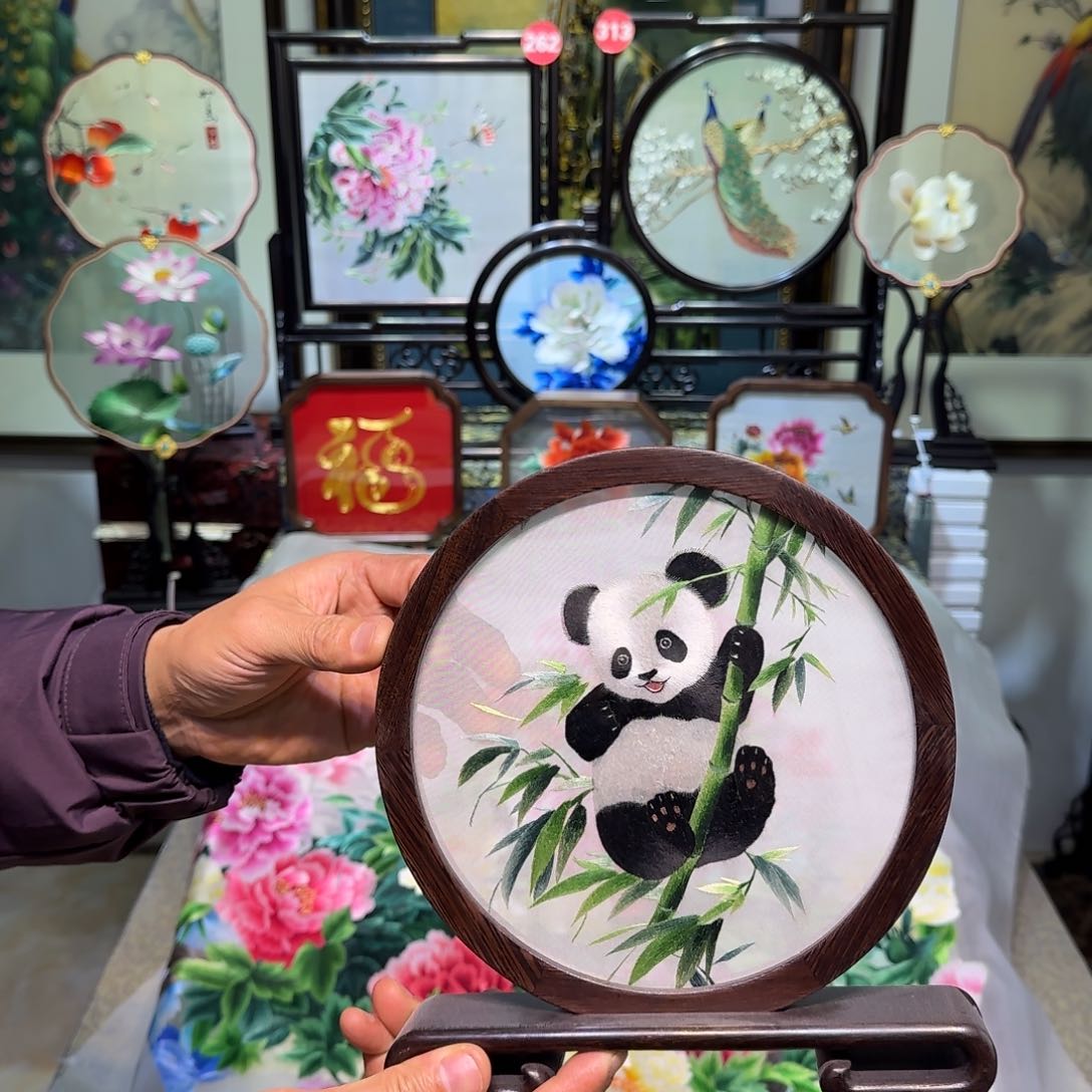 刺绣刺绣工艺精湛