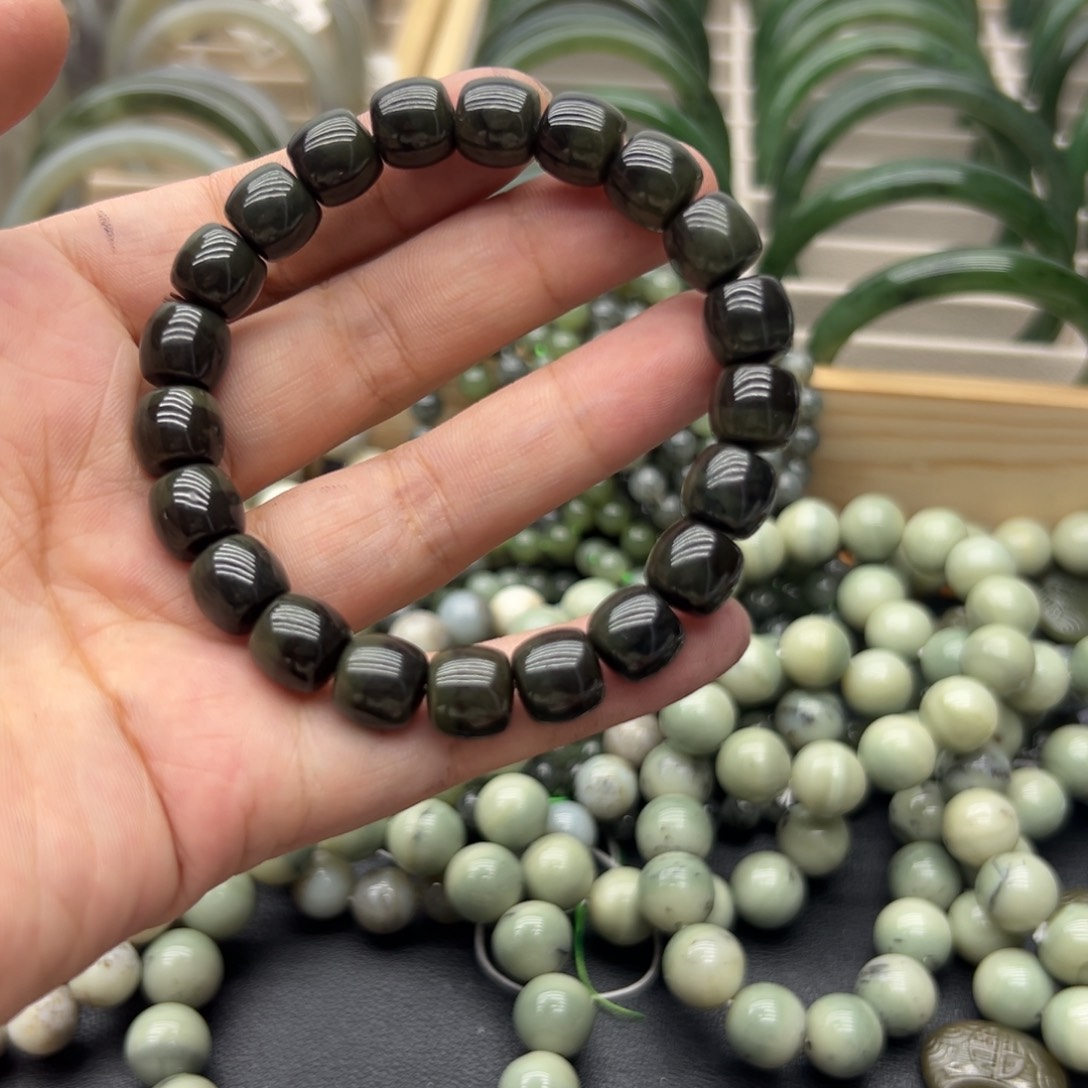 手链未镶嵌和田玉沙枣青聚宝盆直切