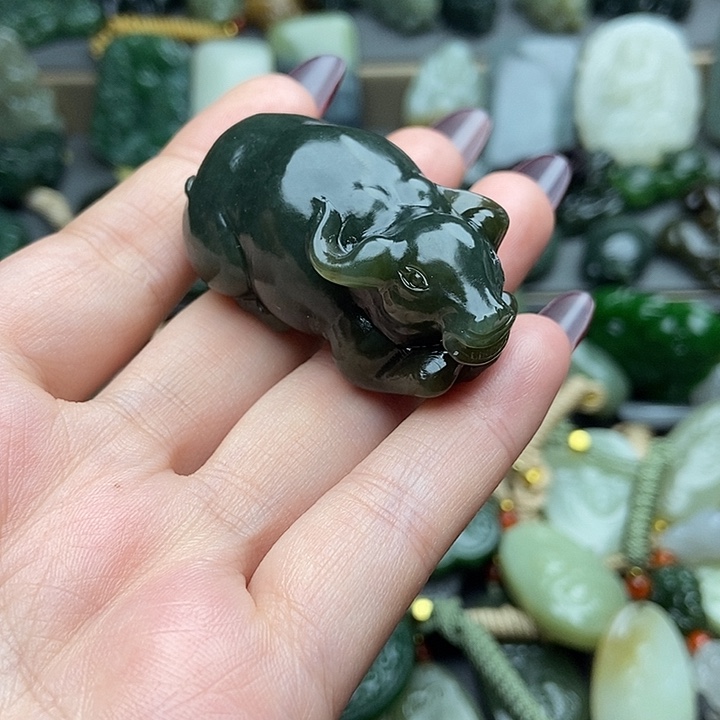 和田玉未镶嵌颈饰