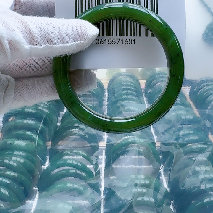 和田玉（碧玉）手镯未镶嵌57