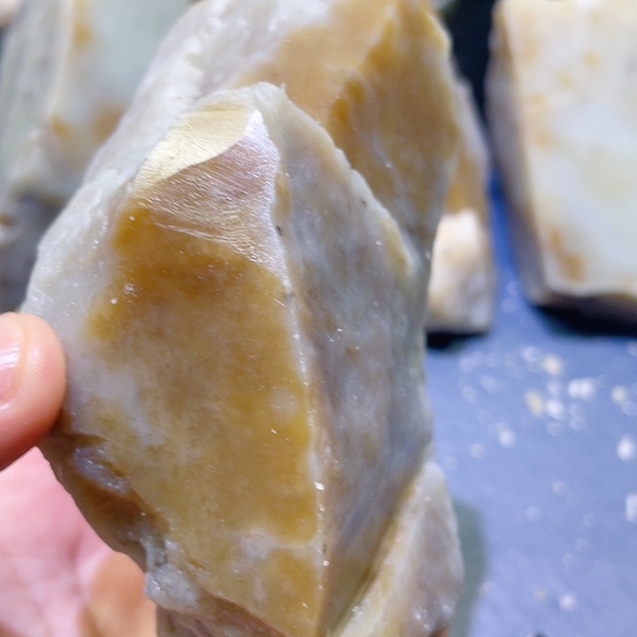 和田玉未镶嵌珠宝半成品