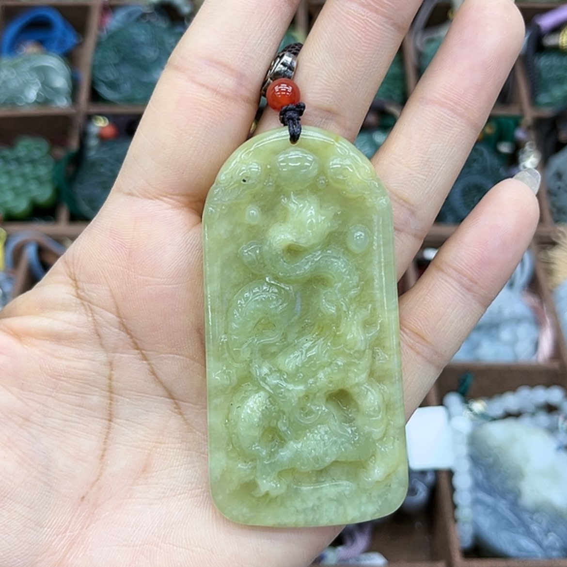 【闪购商品】蛇纹石玉未镶嵌颈饰