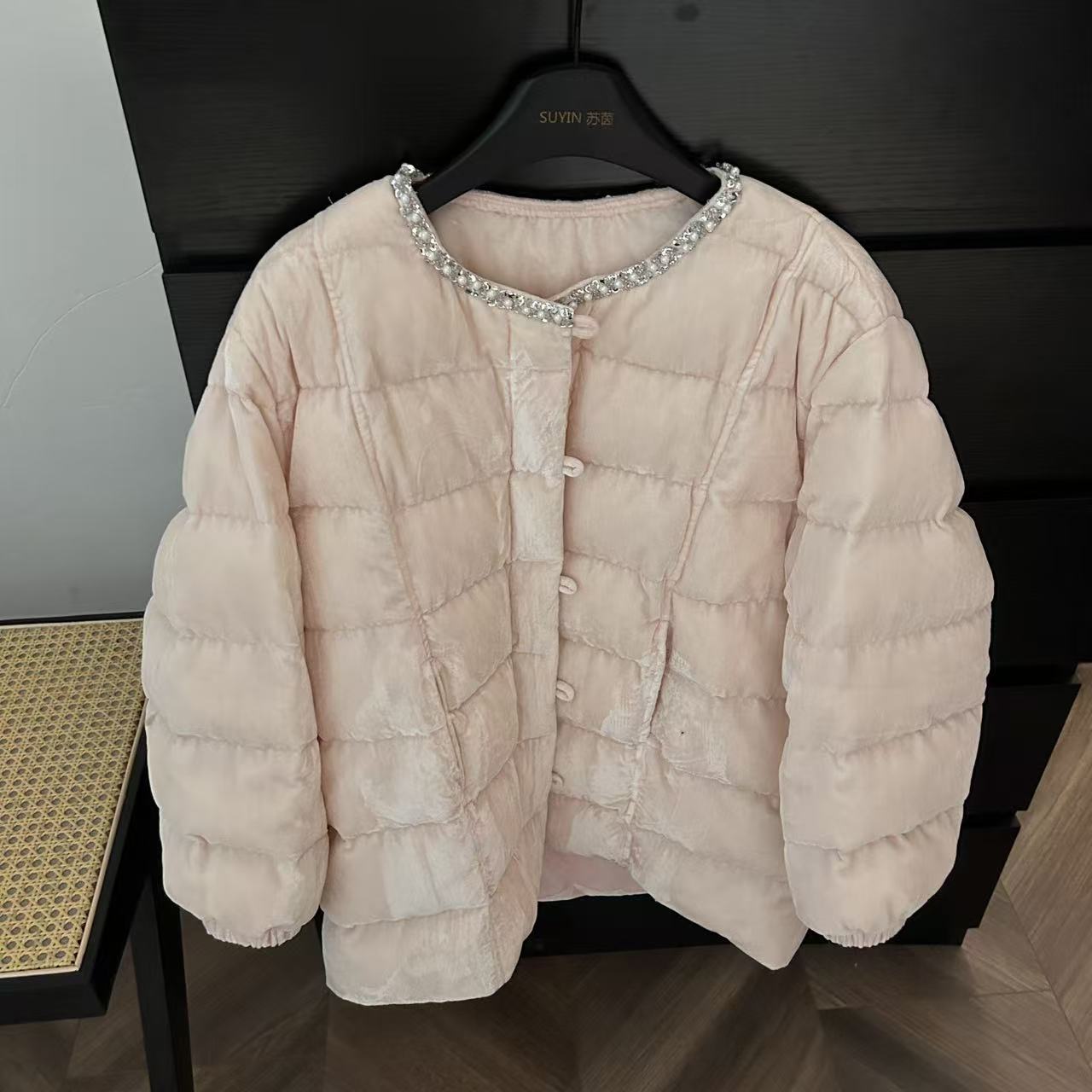 【苏茵】欧货手工订珠粉色90白鹅绒保暖加厚羽绒服