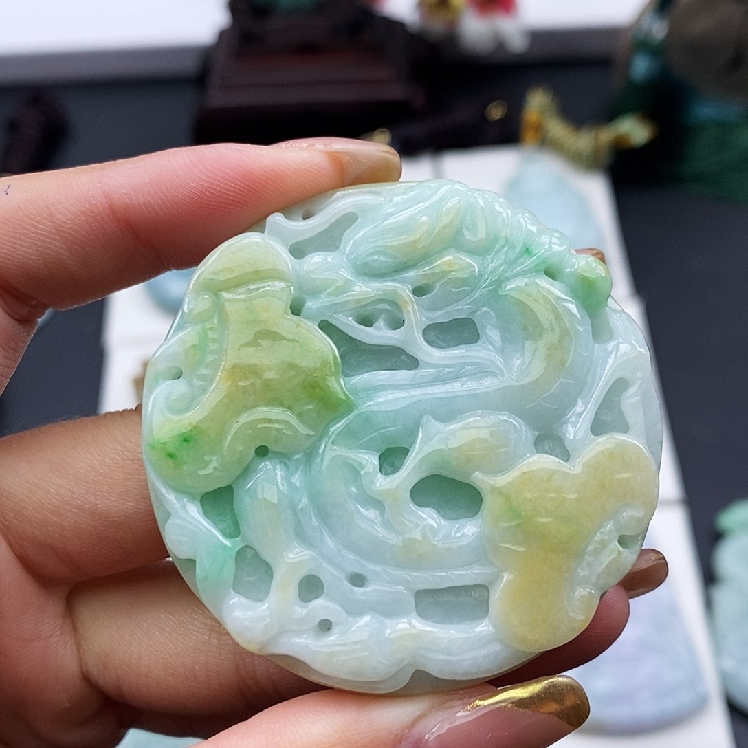 翡翠颈饰未镶嵌翡翠