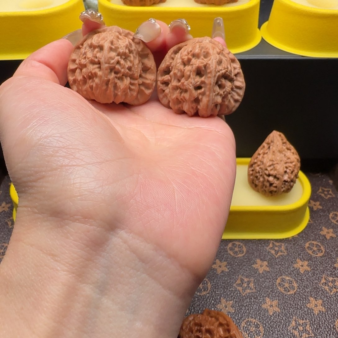 猴头核桃吊坠41三角白