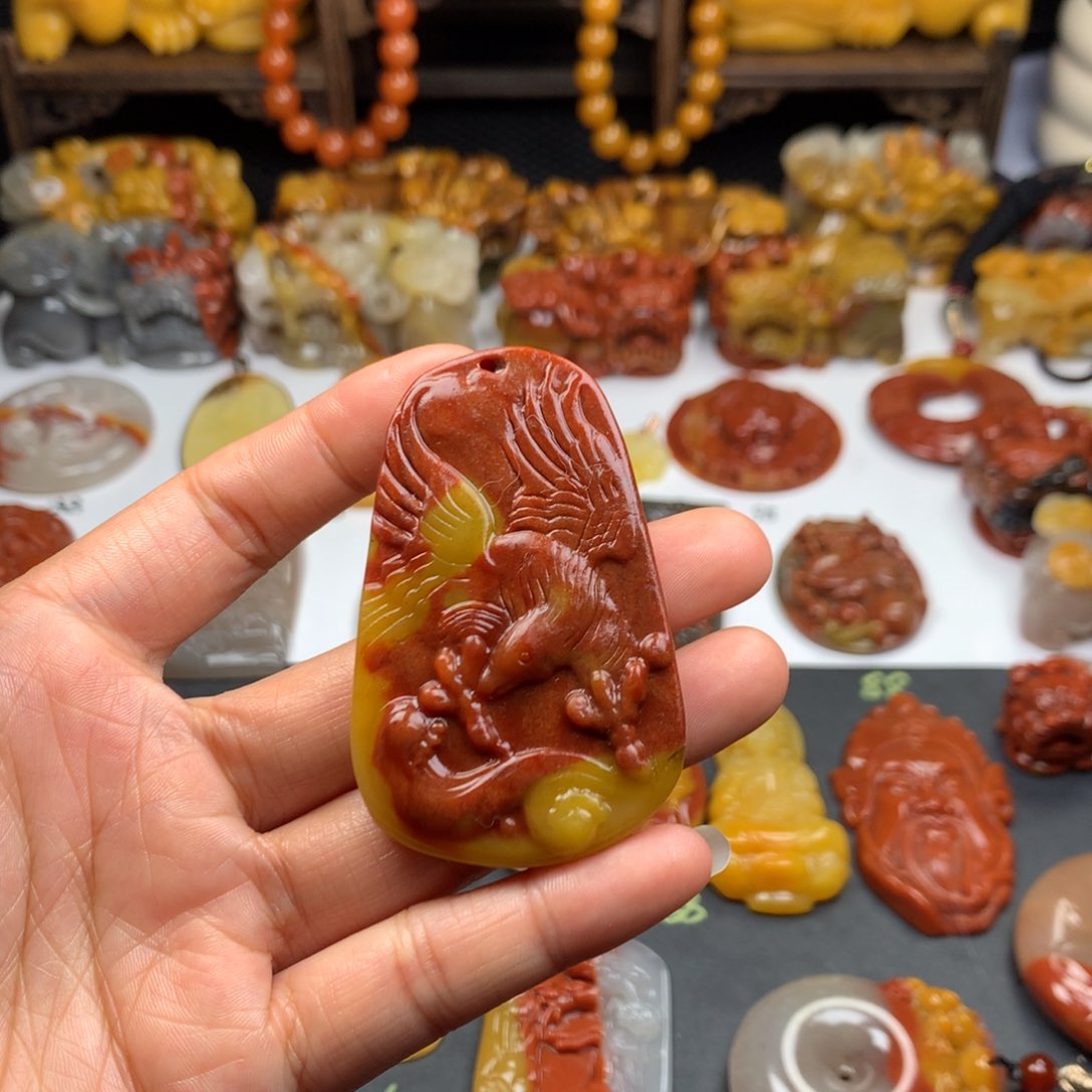 石英质玉（黄龙玉）挂件未镶嵌