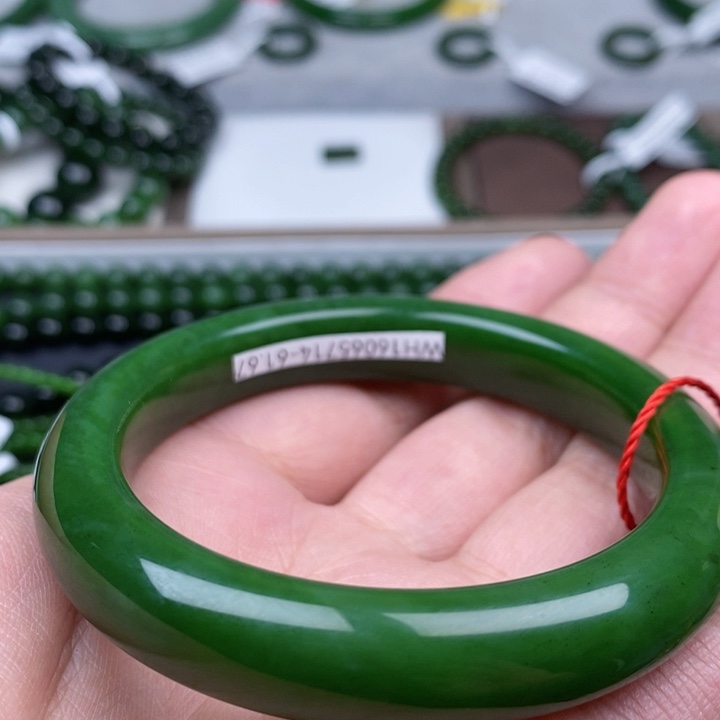 未镶嵌手镯和田玉（碧玉）追*