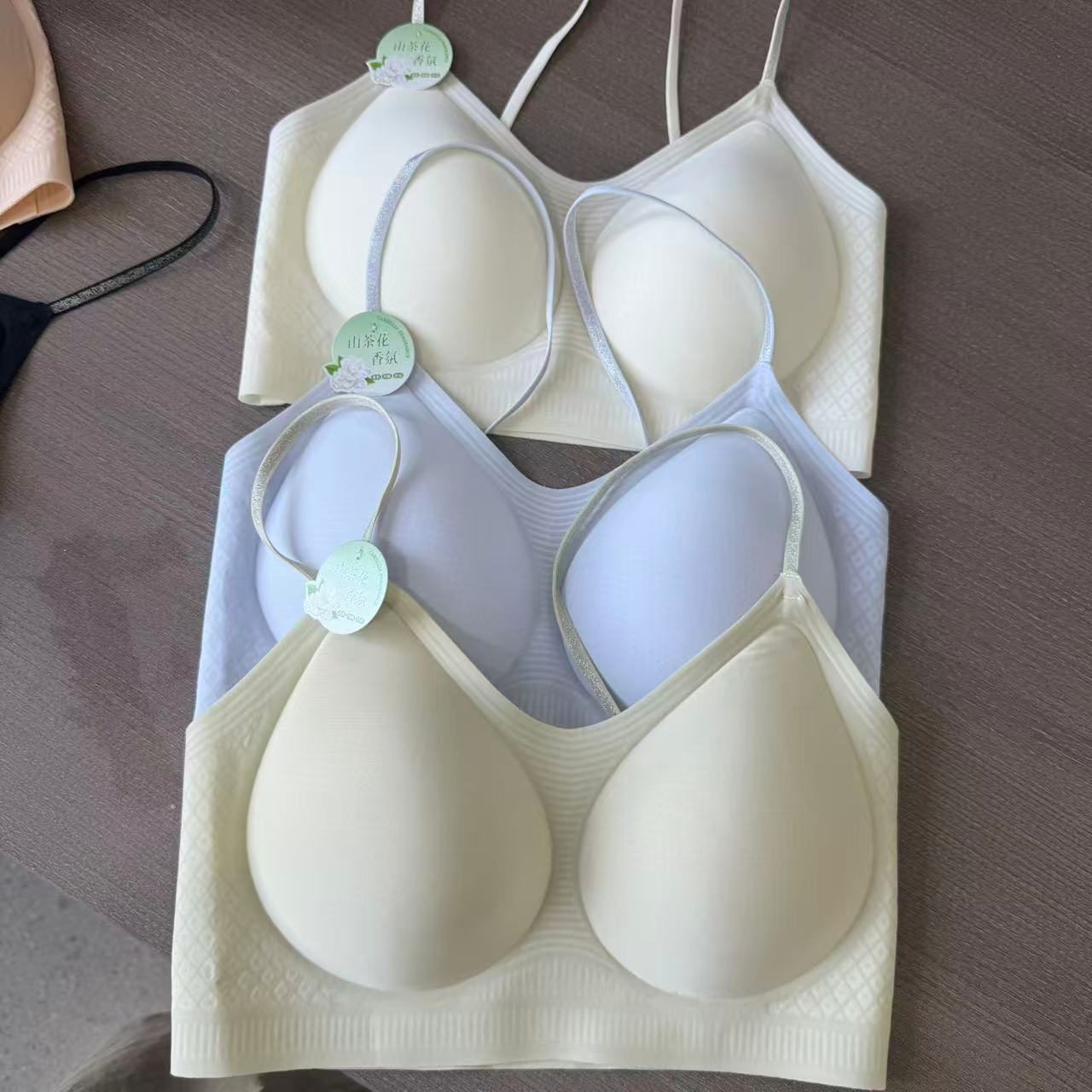 118美背女细肩带无痕夏季薄款大胸显小胸聚拢凉感无钢圈文胸