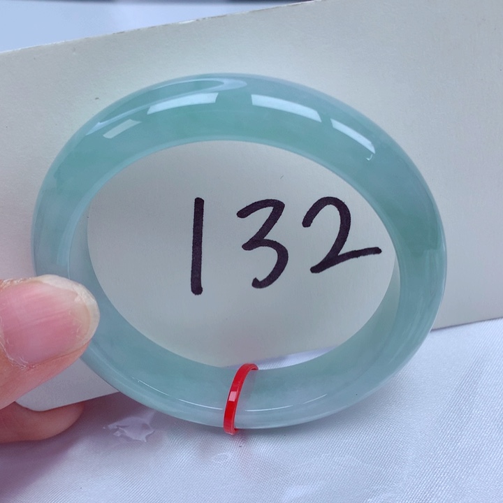 翡翠手镯未镶嵌翡翠