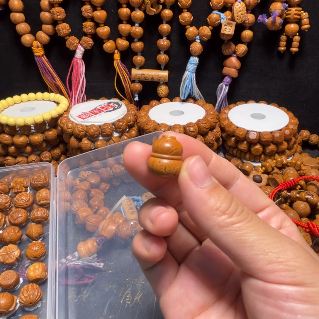 ****薾手串桃核葫芦滴溜