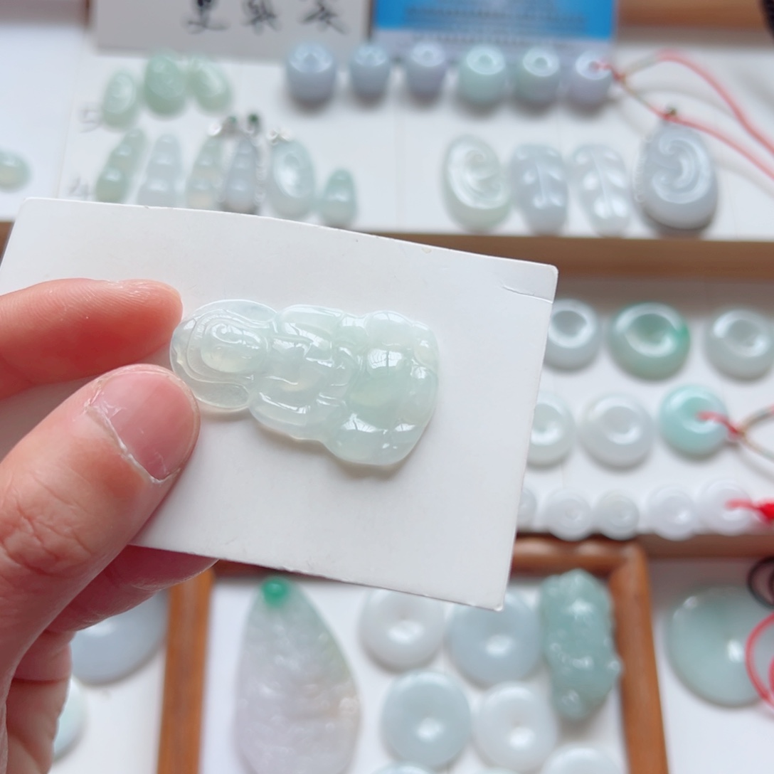 翡翠吊坠(不含链)未镶嵌