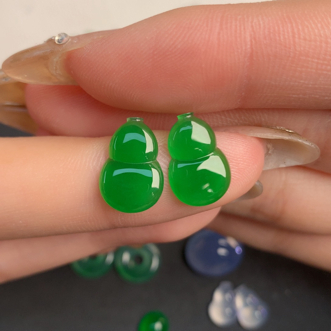 翡翠裸石13.61/9.2/2.02