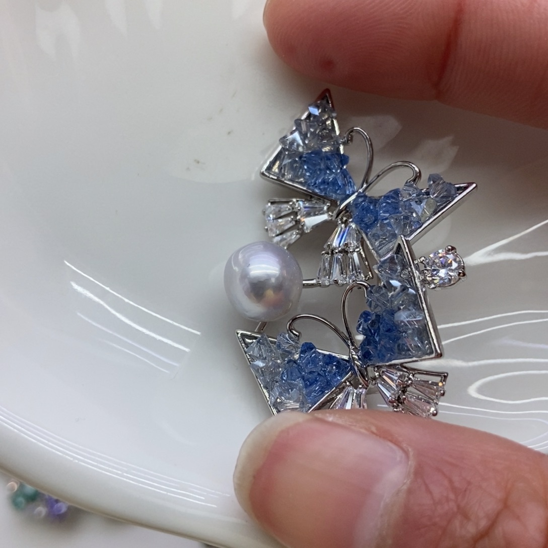 海水珍珠胸饰合金