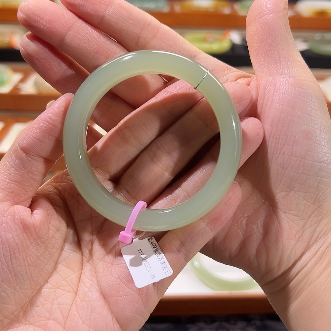 和田玉手镯未镶嵌Y***i