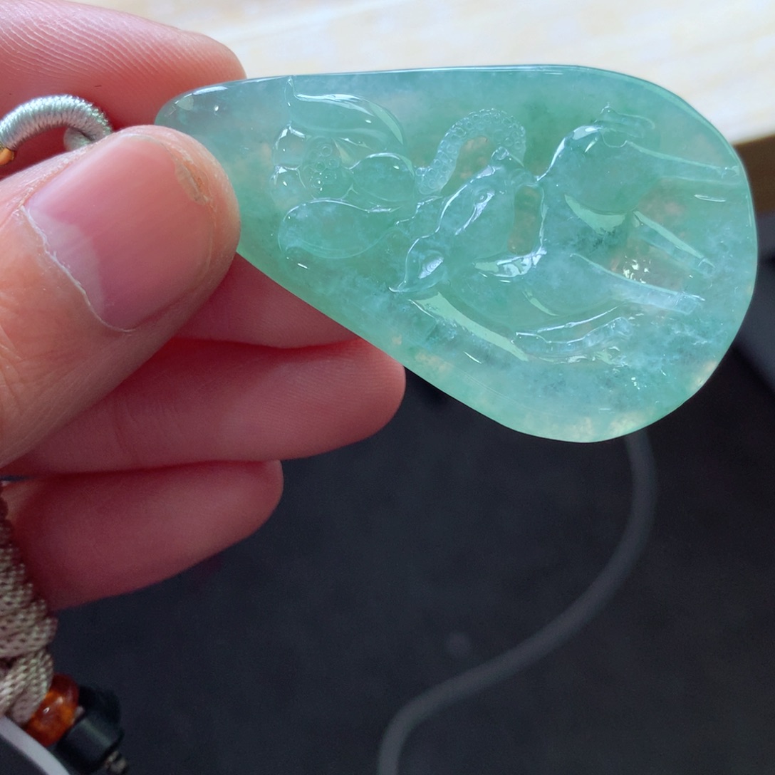 翡翠颈饰未镶嵌吊坠