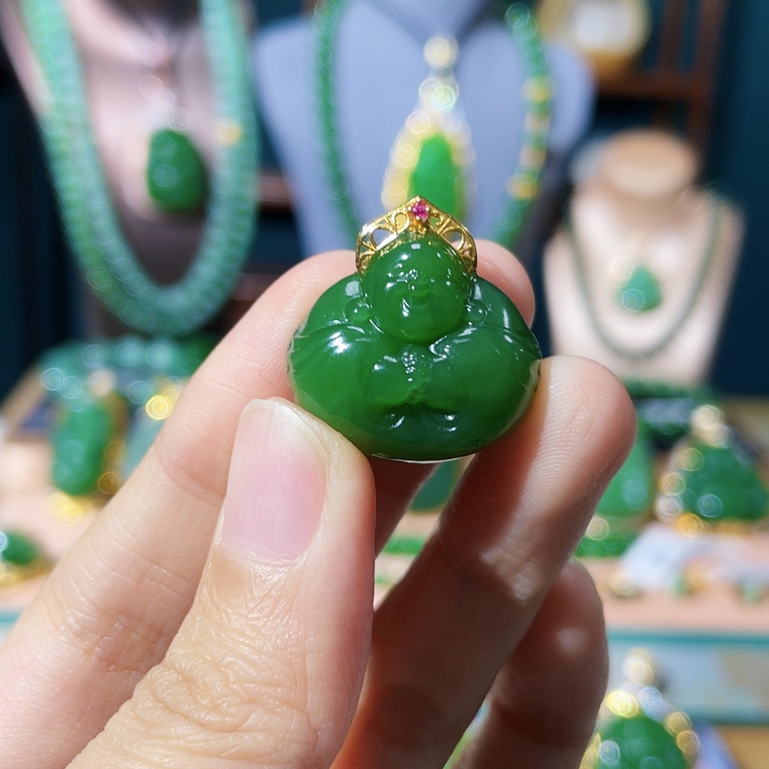 和田玉（碧玉）颈饰18K金镶嵌