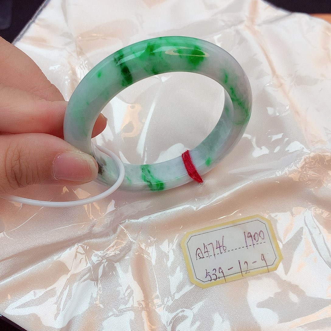 翡翠手镯未镶嵌天然缅甸翡翠A货