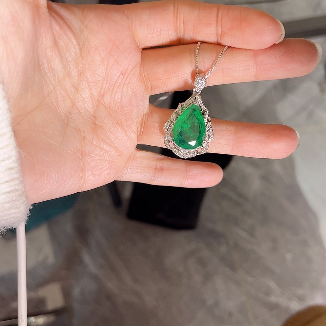 颈饰银S925镶嵌祖母绿