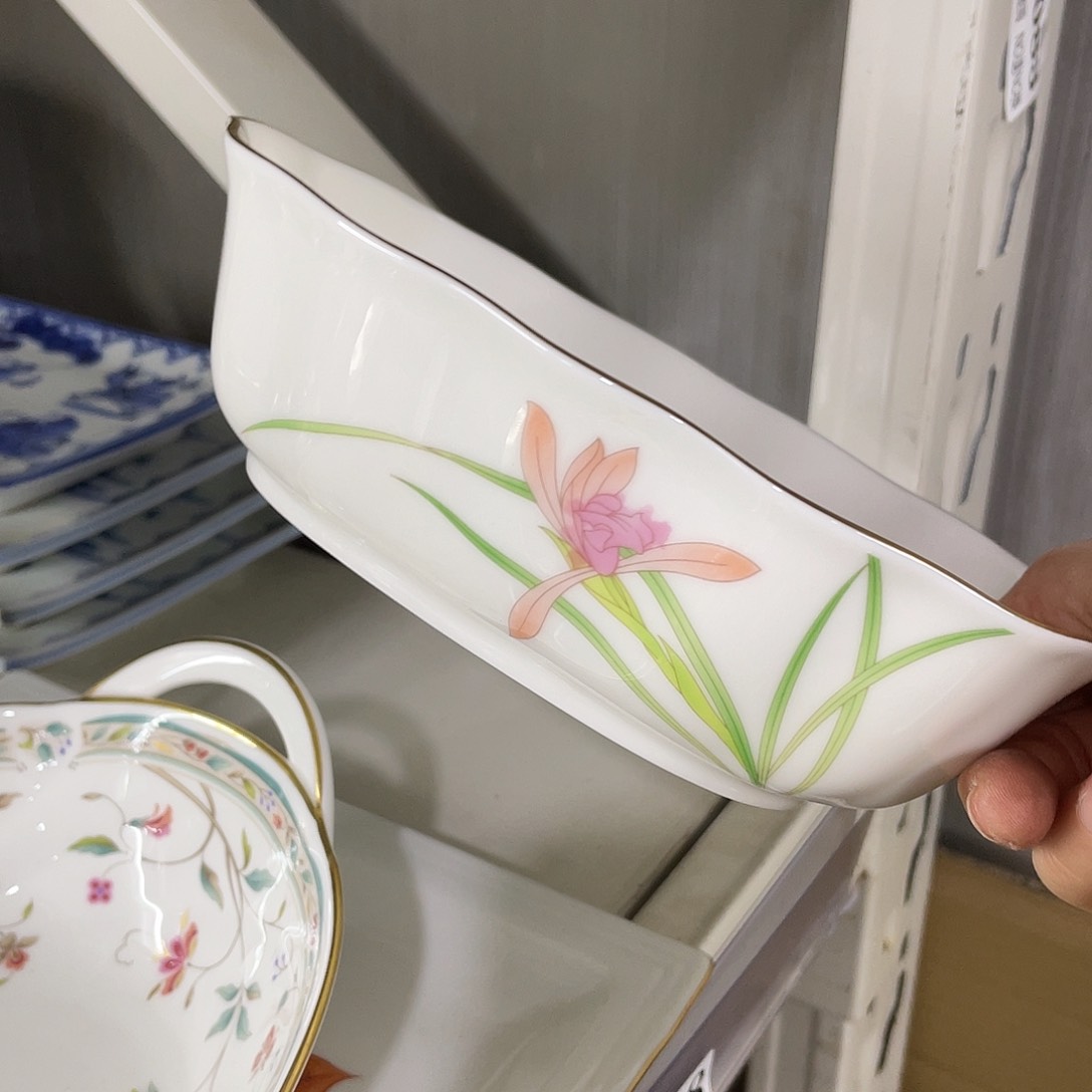 瓷片金****儿哈哈哈我真的要把她打在脑门