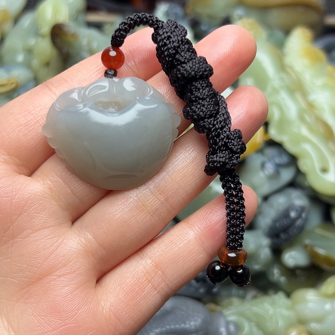 ღ****和田玉未镶嵌颈饰