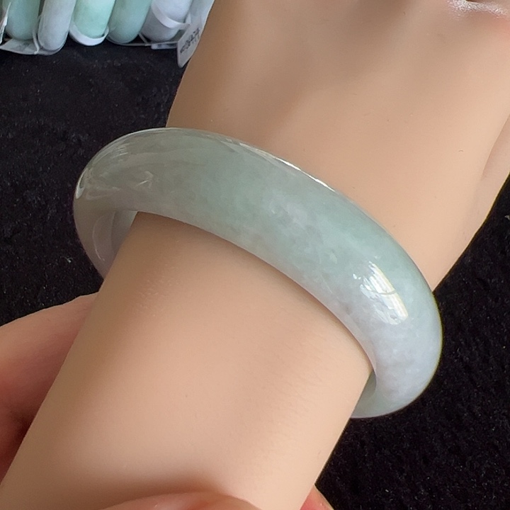翡翠未镶嵌手镯编号57532圈口60.5