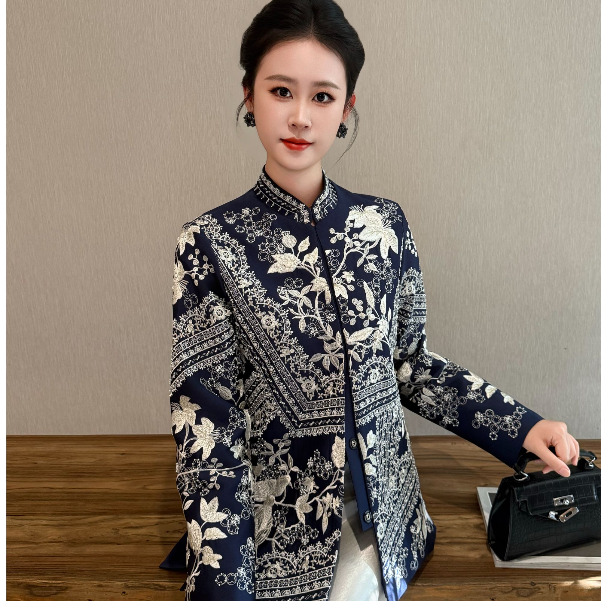 【远山凝黛】2025秋冬新款含棉外套新中式国风刺绣藏蓝米白保暖时尚