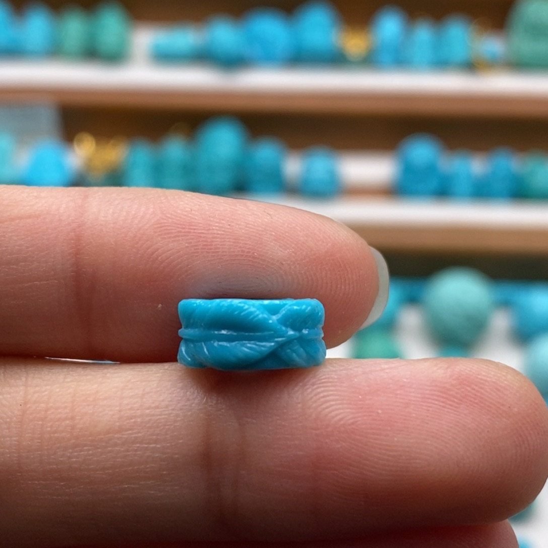 绿松石颈饰未镶嵌雨*