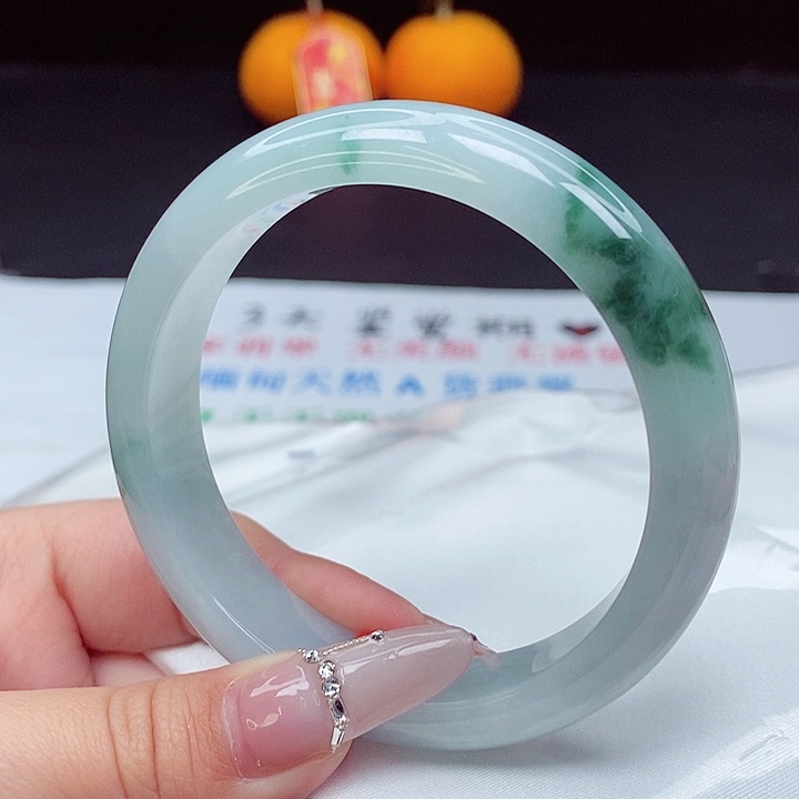 翡翠手镯未镶嵌56.1圈