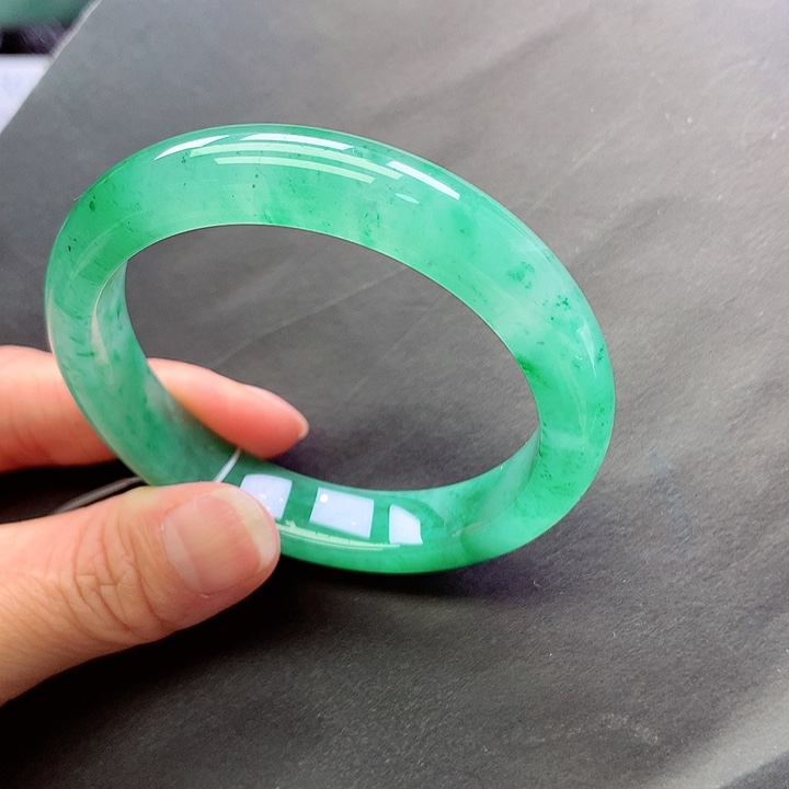 未镶嵌手镯石英质玉