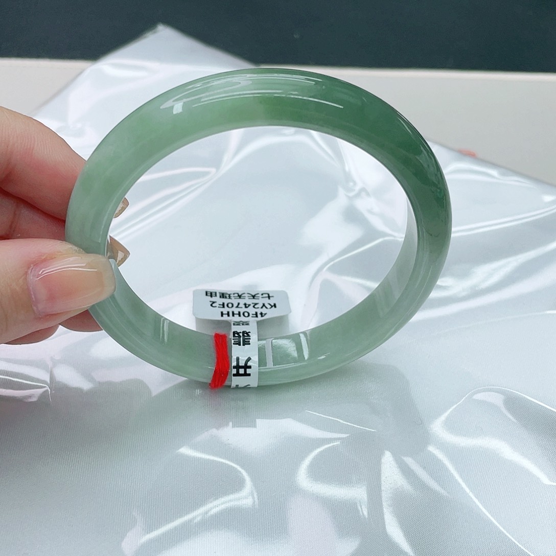 翡翠手镯未镶嵌正64