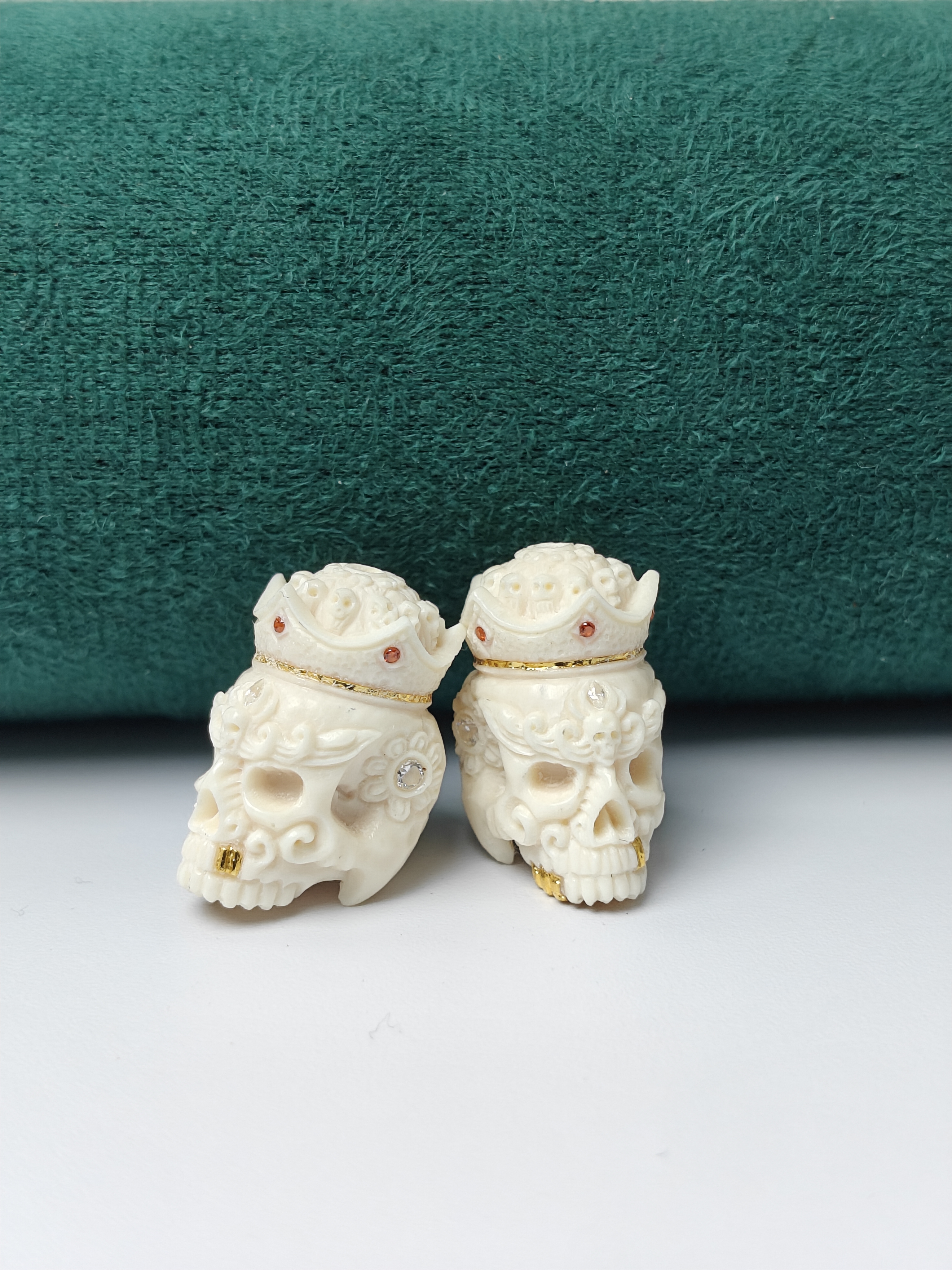 【百亿配饰】天然猛犸牙一等冰芯料 24K镶嵌【皇冠骷髅22×13】