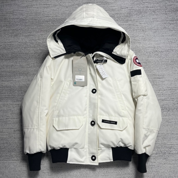 未使用 CANADA GOOSE 加拿大鹅白色飞行员chilliwack羽绒服XS/S/L