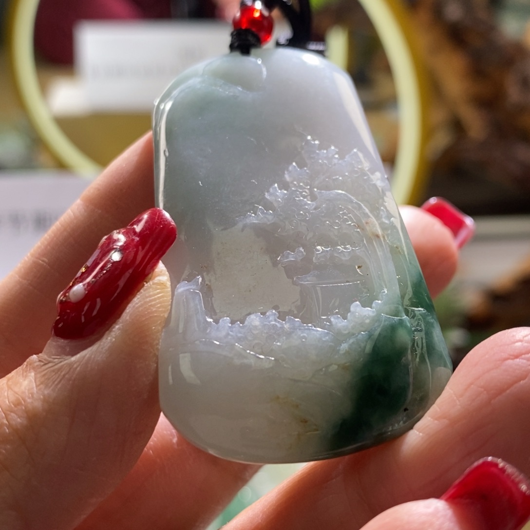 【闪购商品】翡翠颈饰未镶嵌山水