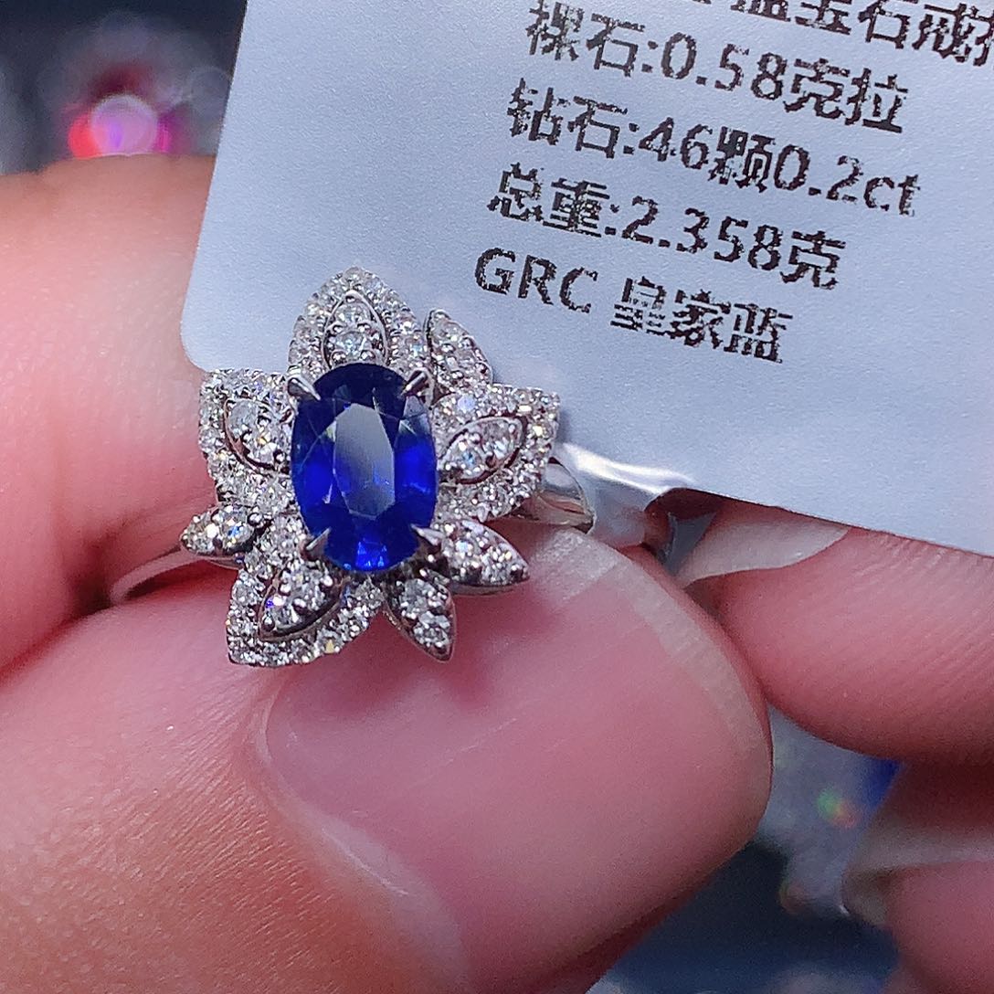 戒指18K金镶嵌蓝宝石