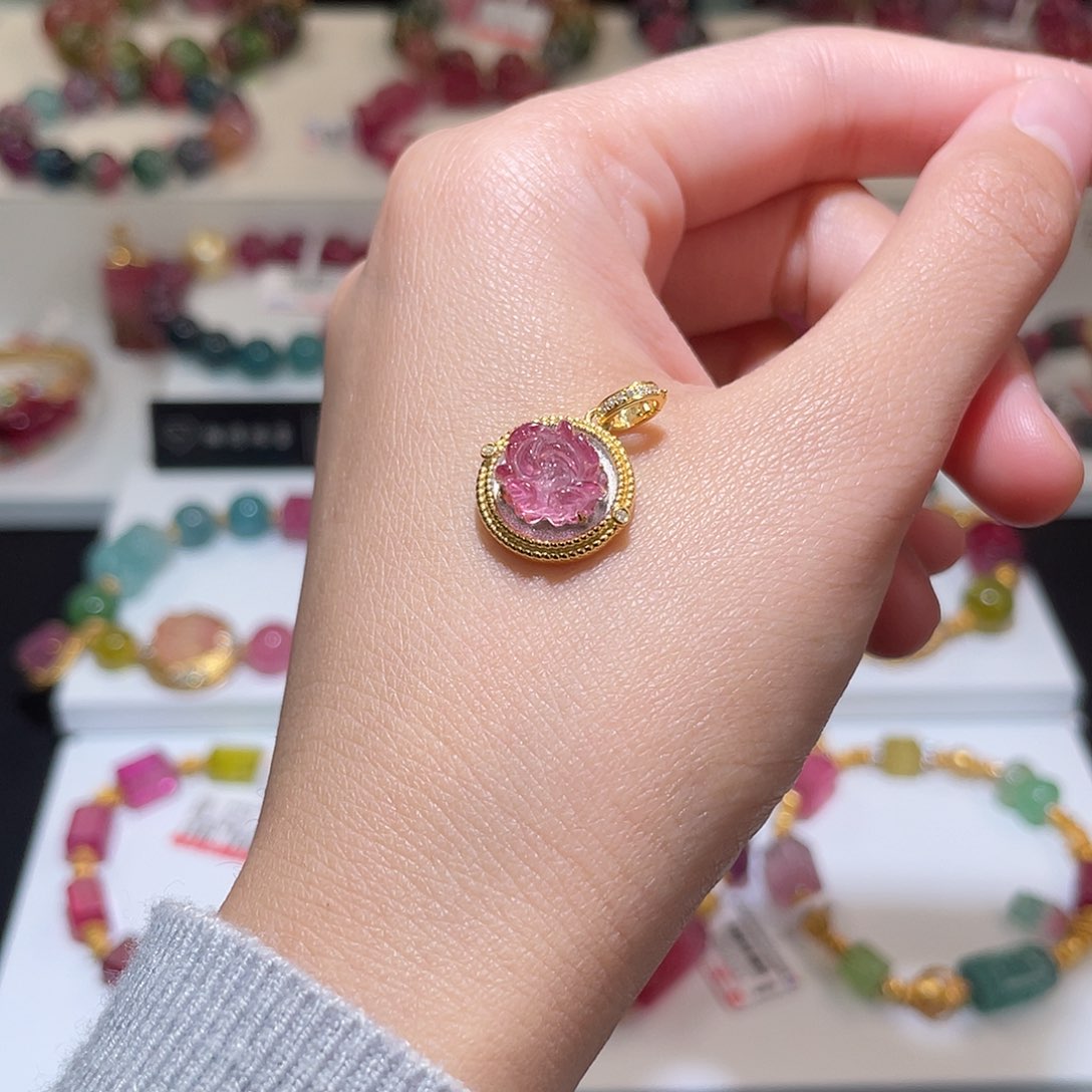 碧玺吊坠(不含链)18K金镶嵌m**o碧玺吊坠