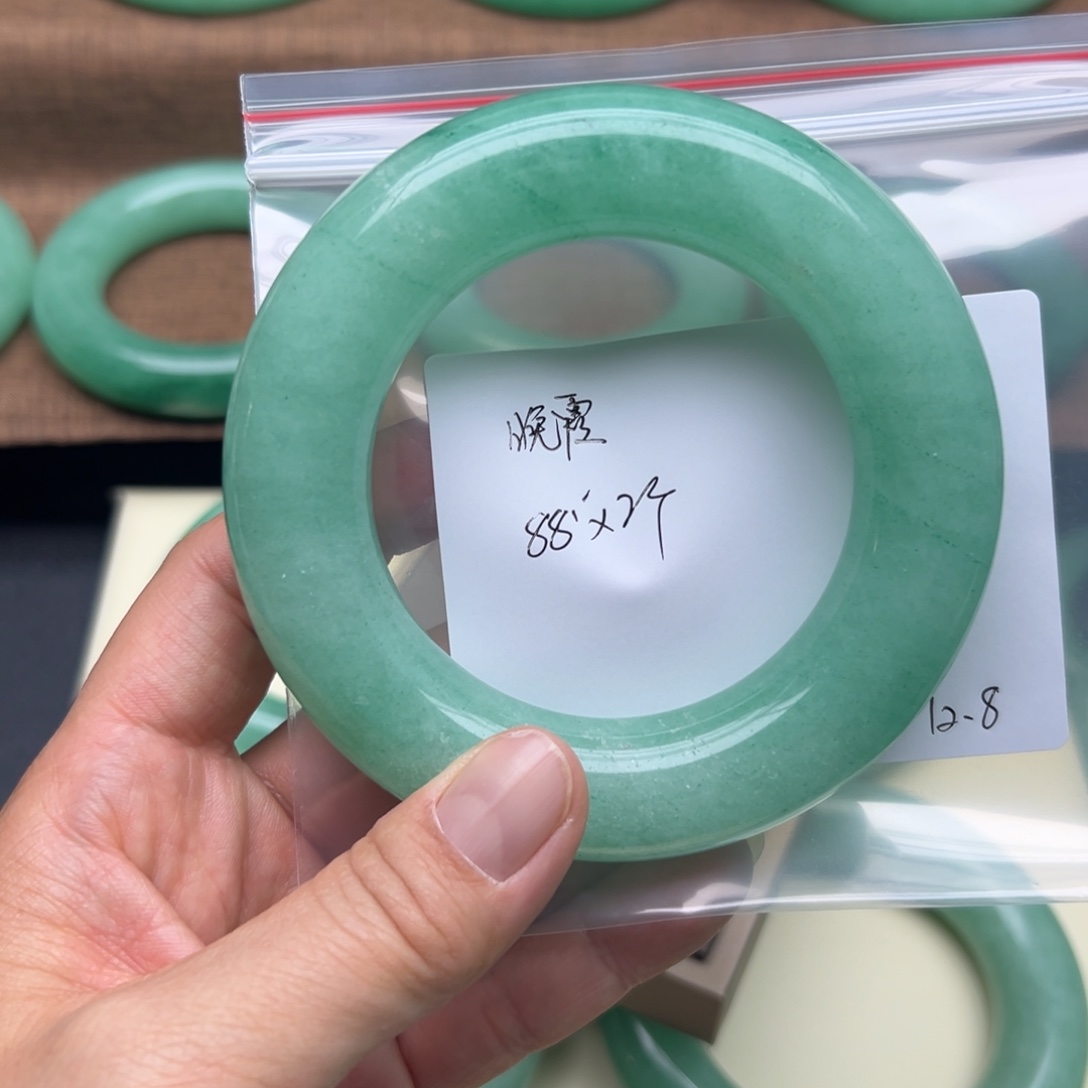 晚***霞石英岩玉未镶嵌60