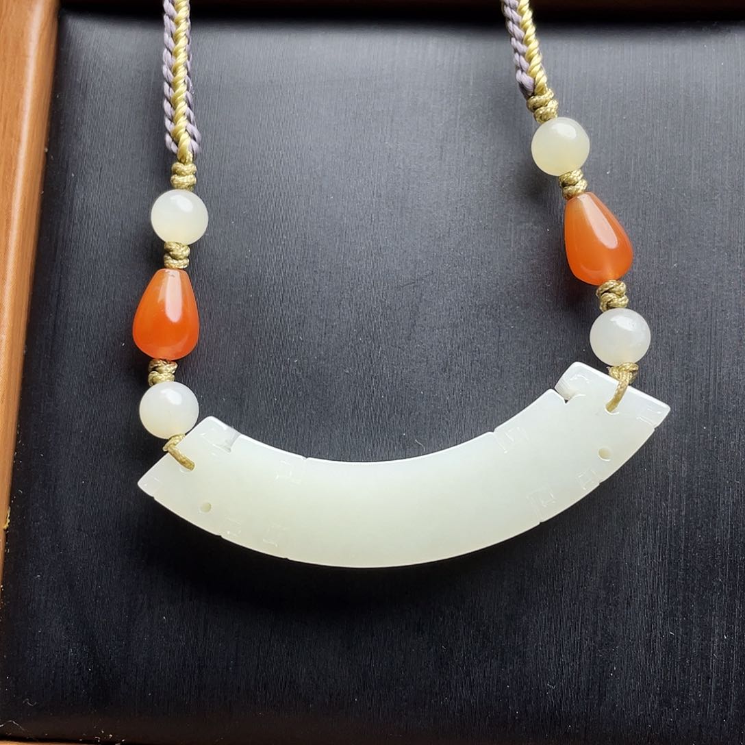 和田玉颈饰未镶嵌