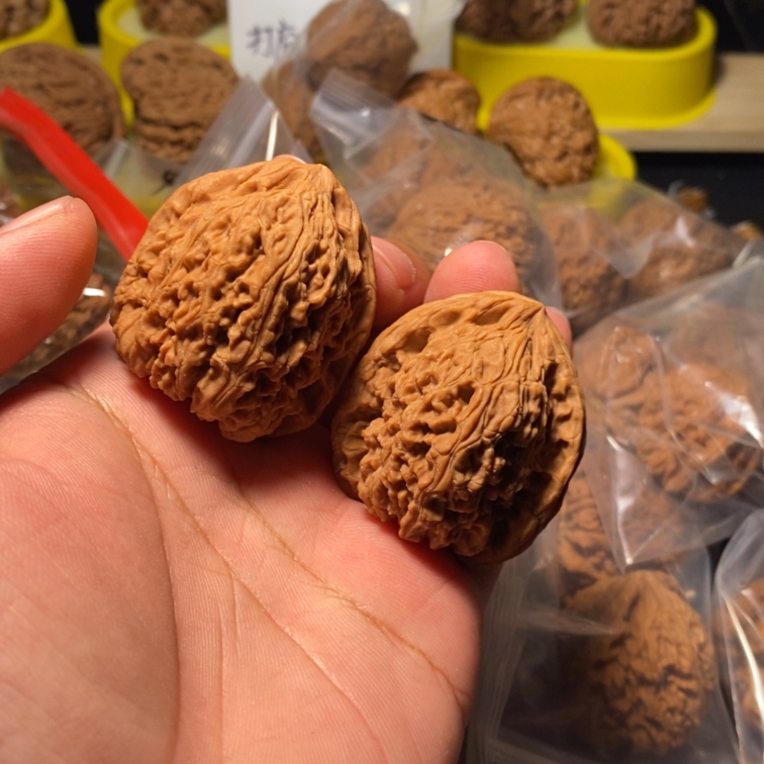 用***4核桃文玩核桃南疆石有黄003