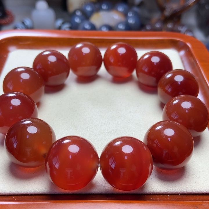 玛瑙/玉髓手串未镶嵌满肉 酒红