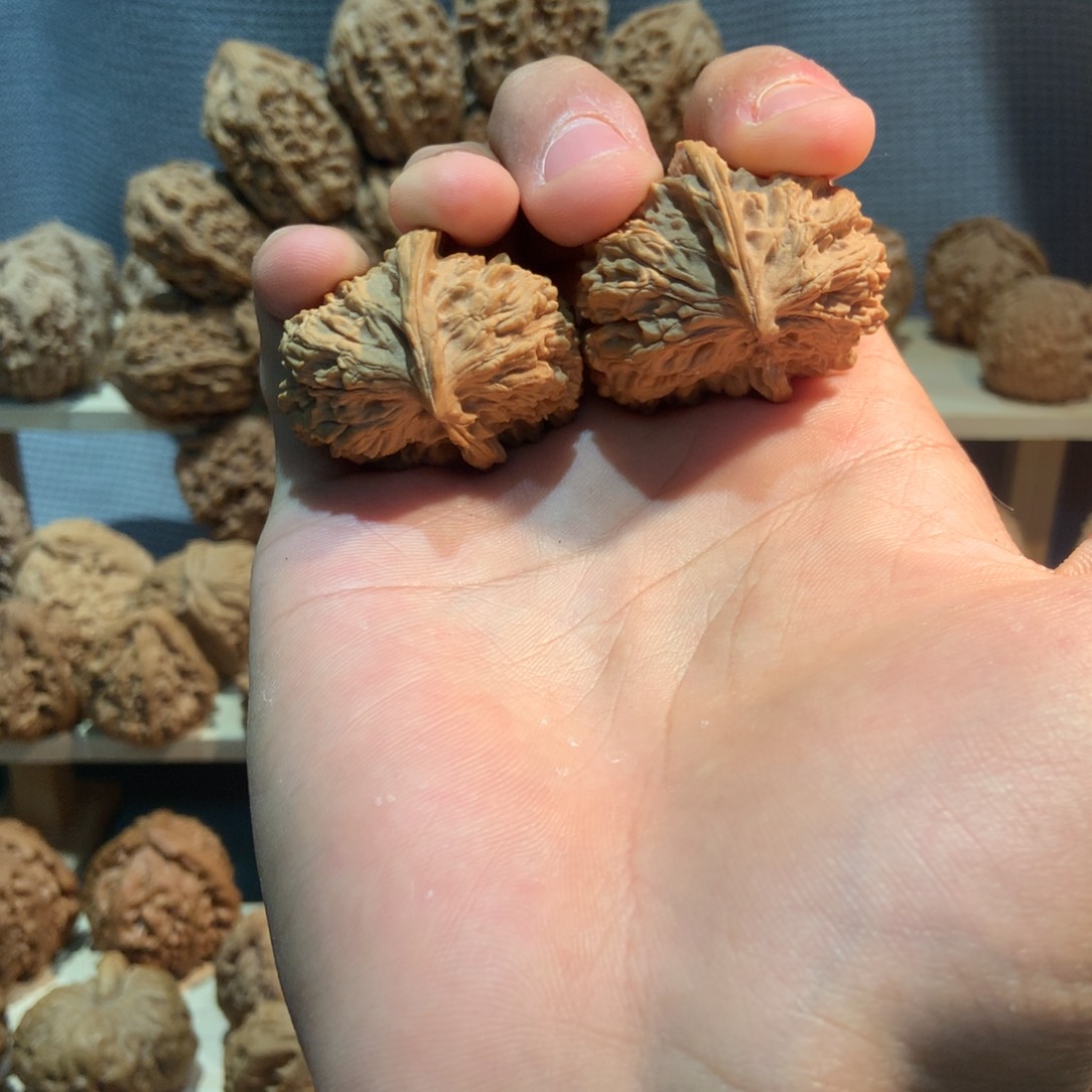 T***轩野生半壁文玩核桃蛤蟆