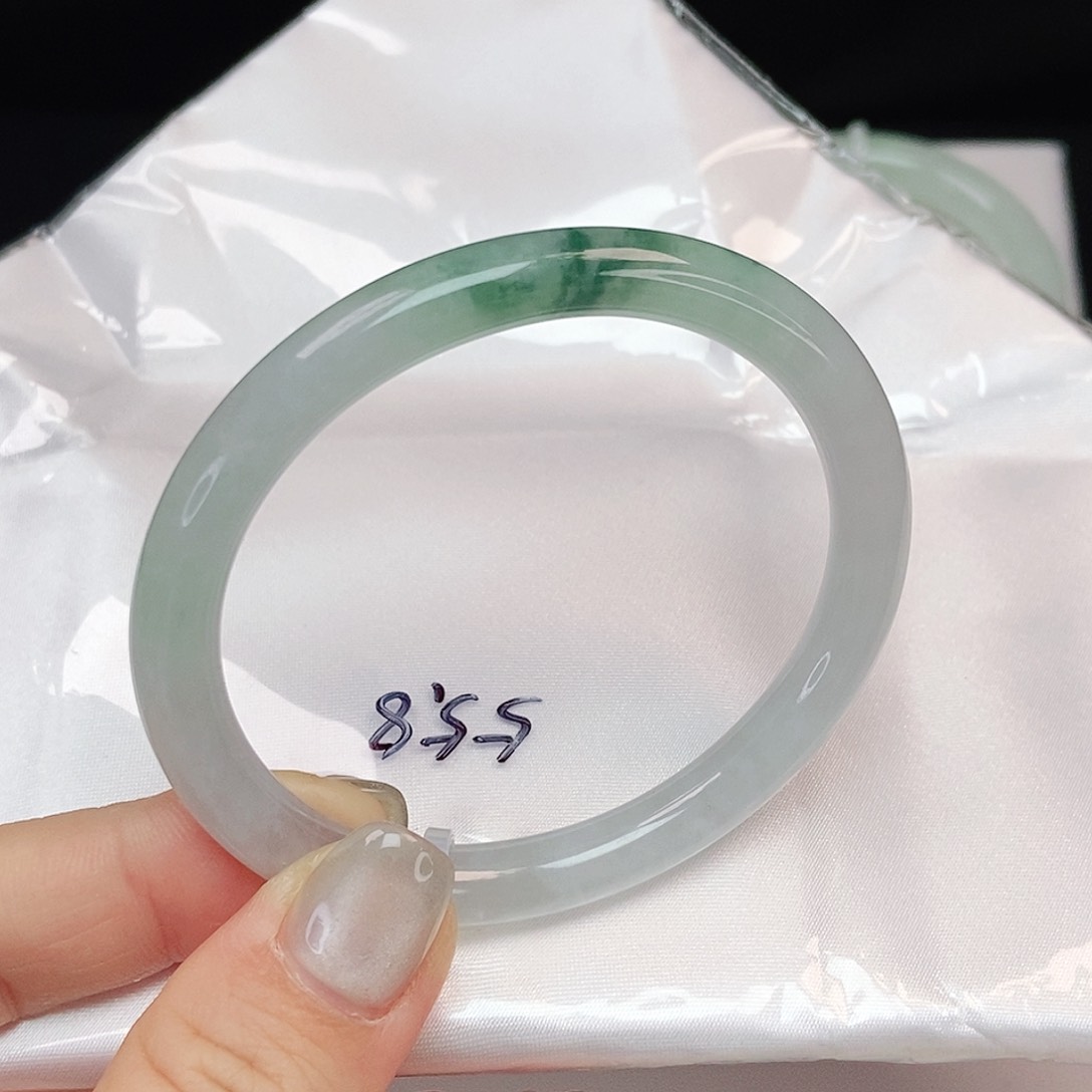 翡翠手镯未镶嵌冰飘花贵妃