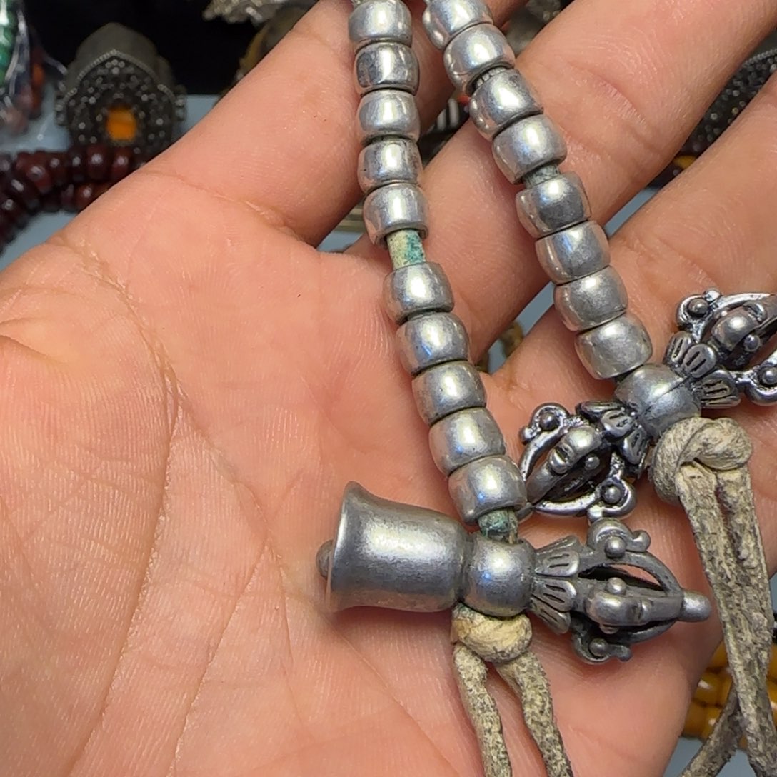 无***情格桑工艺坊直播间